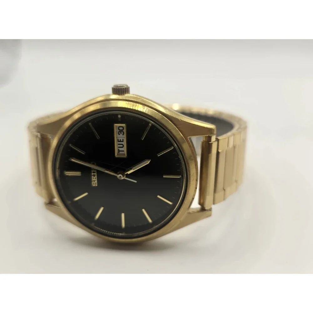 Seiko Men's Vintage Day/Date Gold Tone Quartz Watch 7N43-9048. New Band + Batt.